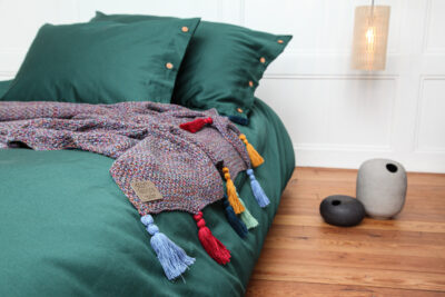 Kissenbezug mit Knöpfen Tannengrün